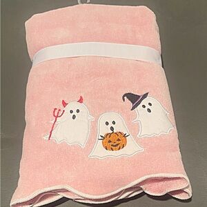 COPY - New Kassadecor ghost hand towels.